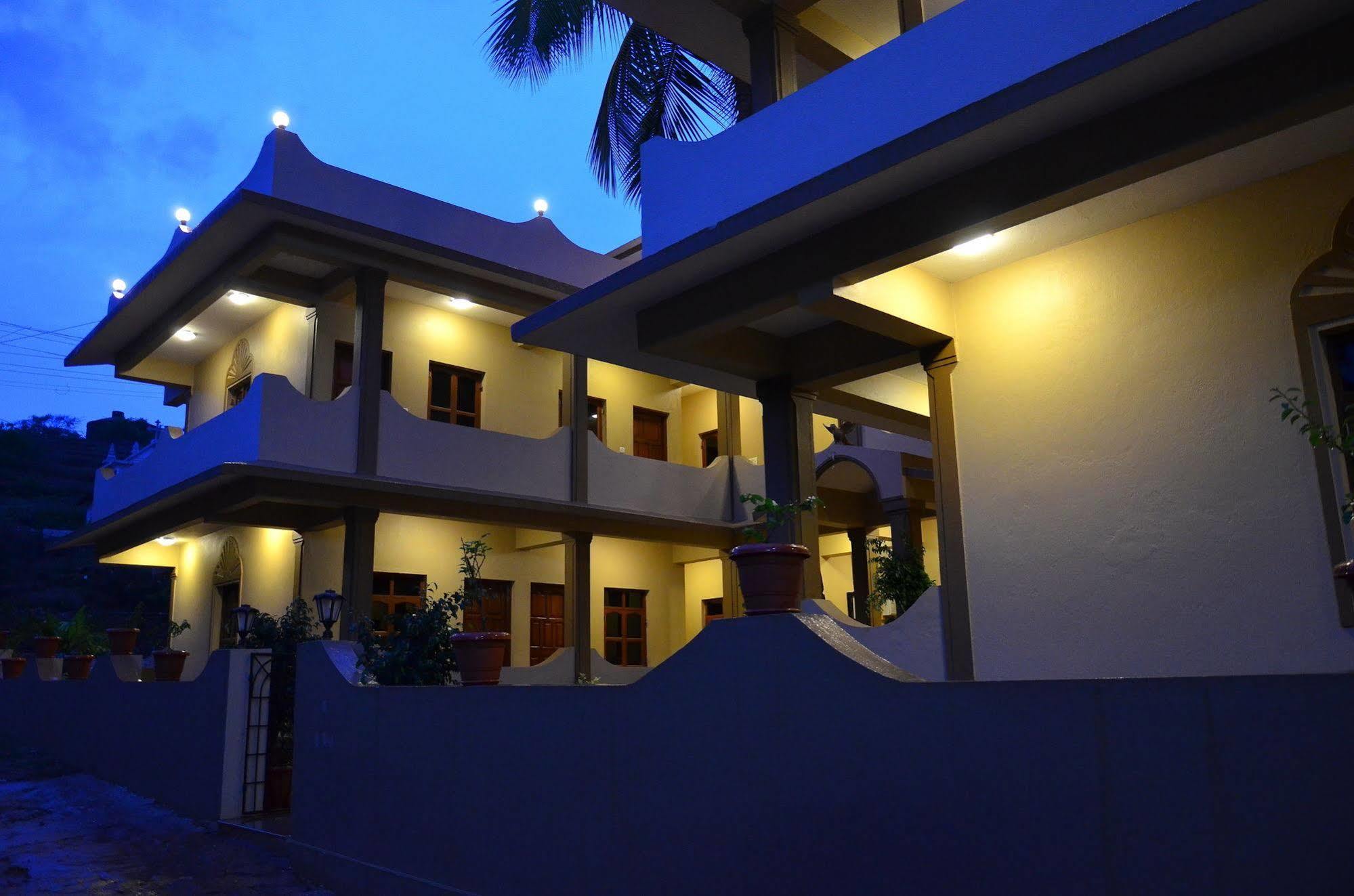 Garima Of Mandrem Hotel Exterior foto
